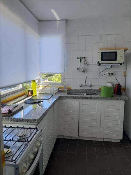 Departamento en alquiler en Manantiales primera linea.